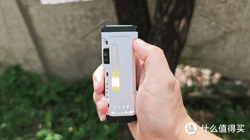多光源且性能爆表的扁筒,务本X4手电