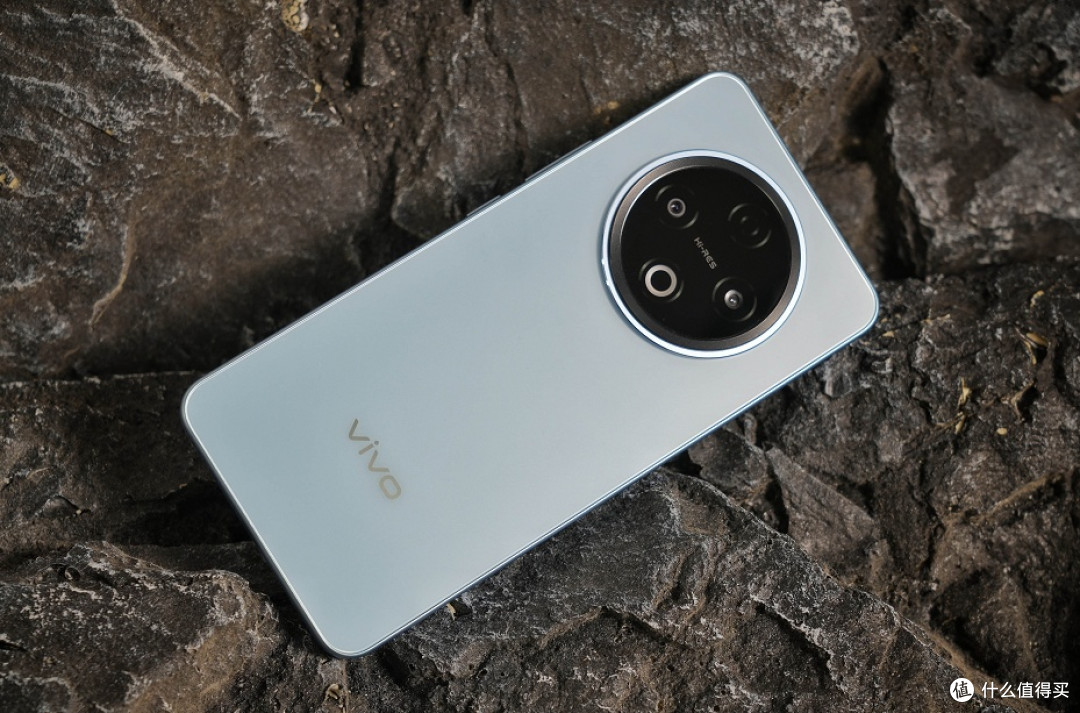 VIVO首款超长续航千元机,vivo Y500 带蓝海电池:8200mAh + 零下 20 度能用,15 分钟快充