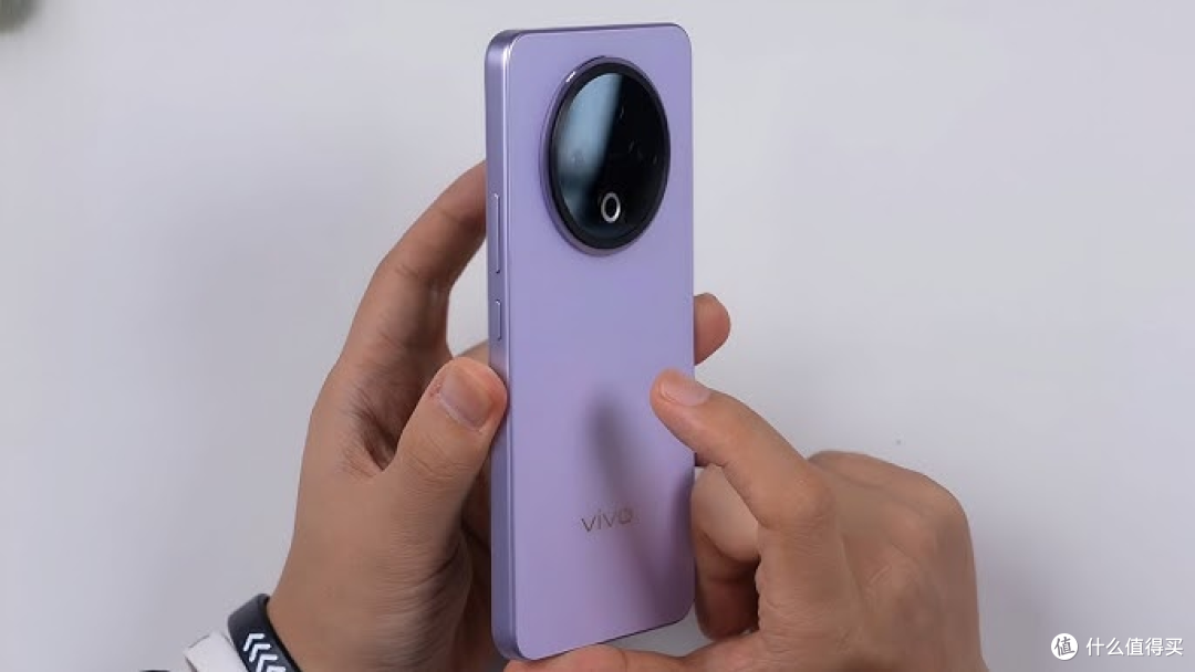 同为千元机、8000+毫安时大电池,vivo Y500和荣耀X70怎么选?