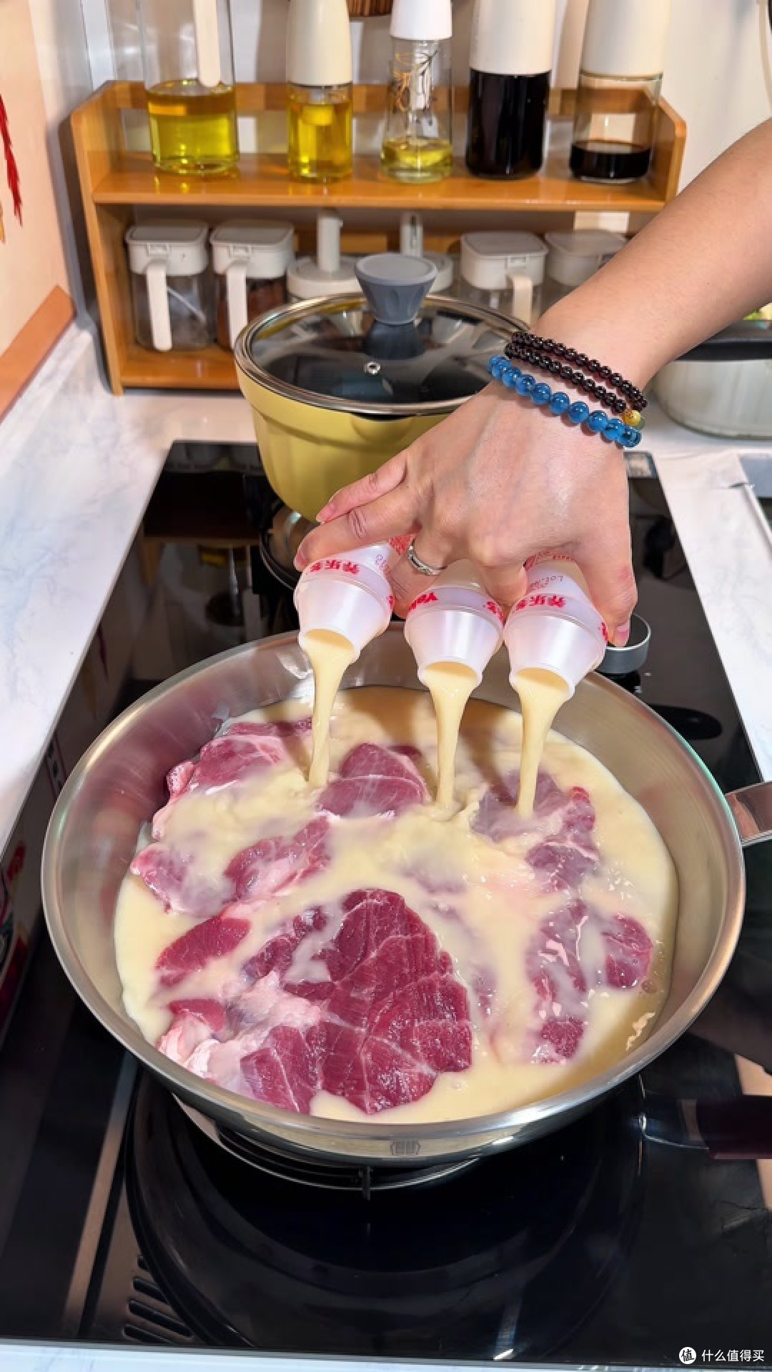 试了养乐多腌肉,这“美食邪修”竟意外绝