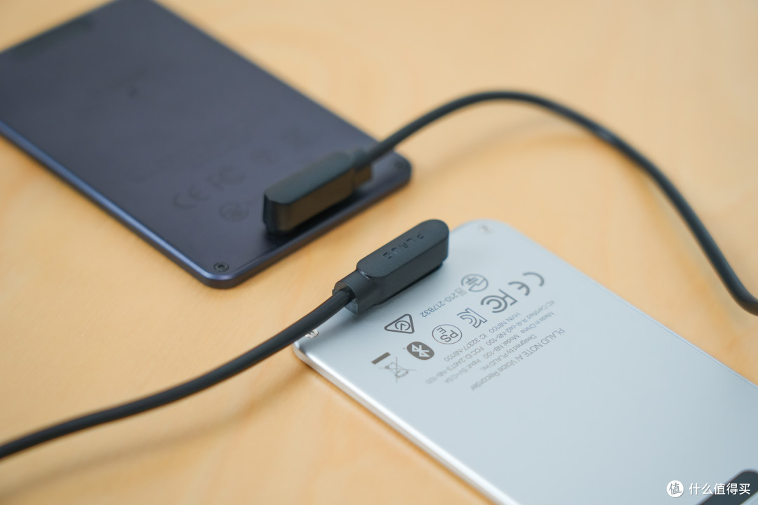 卡片式录音笔谁更懂AI?PLAUD NOTE、DingTalk A1、TicNote横评