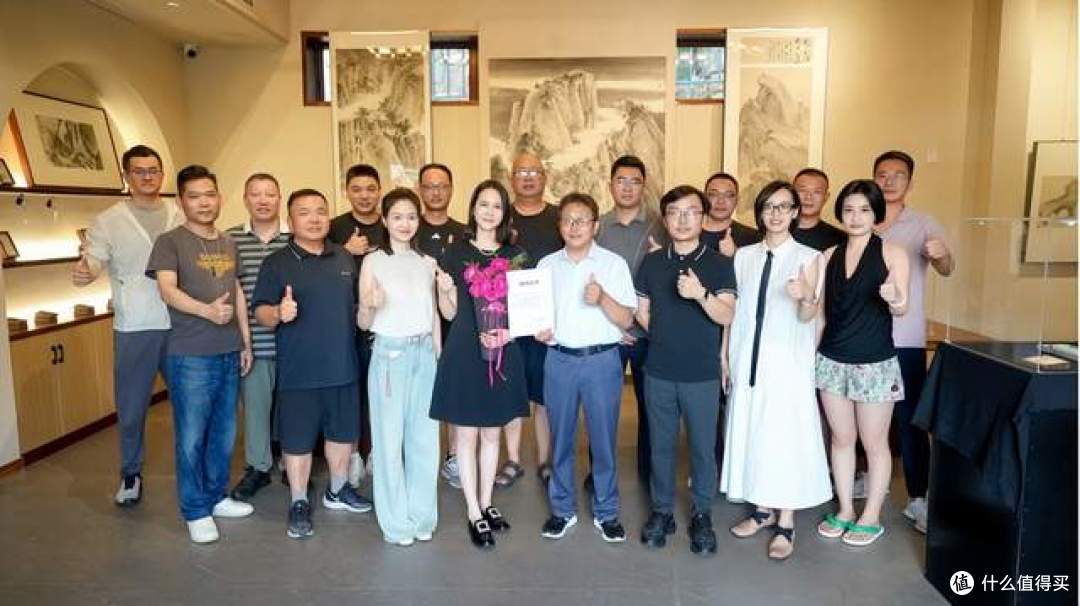 艺术与自然的交响:余村举办两山理念20周年中国画&和田玉献礼展