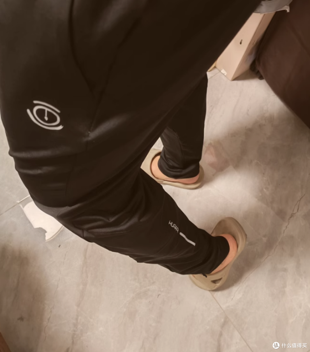 高弹布料轻盈舒服 长跑运动裤哪个牌子的更好