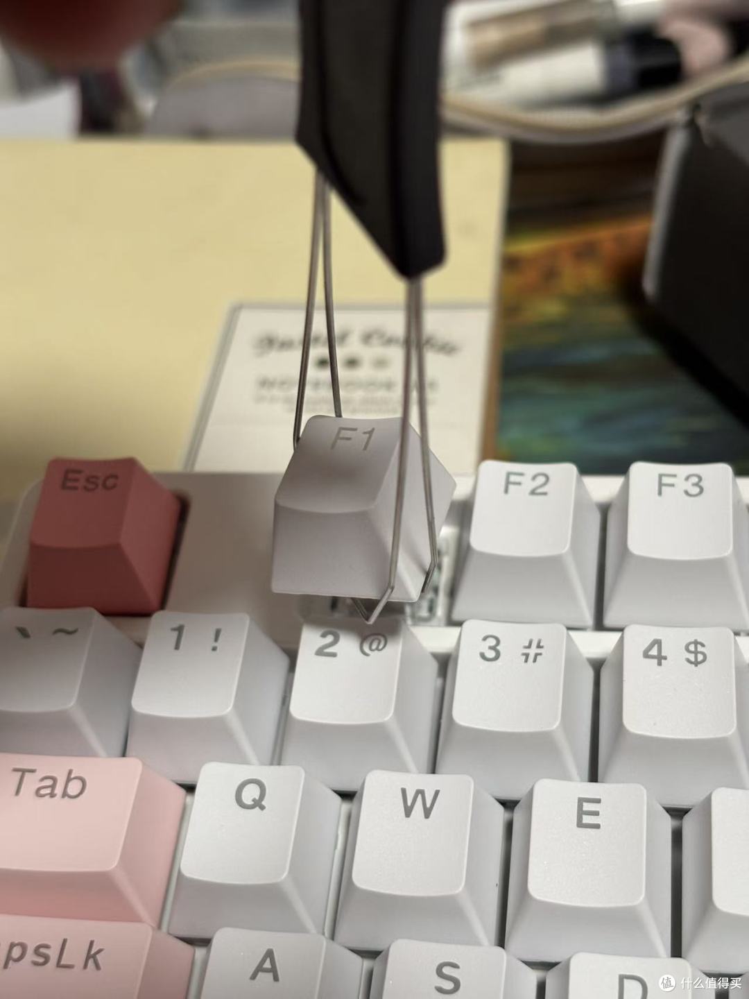 The best gift for your hands is to prepare a mechanical keyboard.