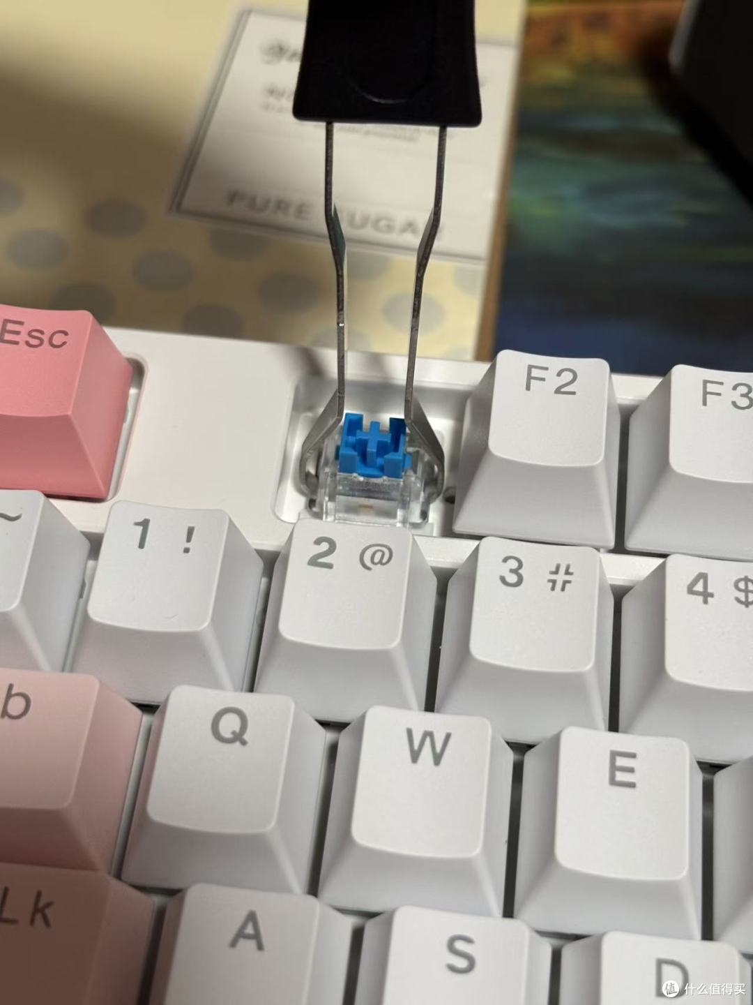 The best gift for your hands is to prepare a mechanical keyboard.