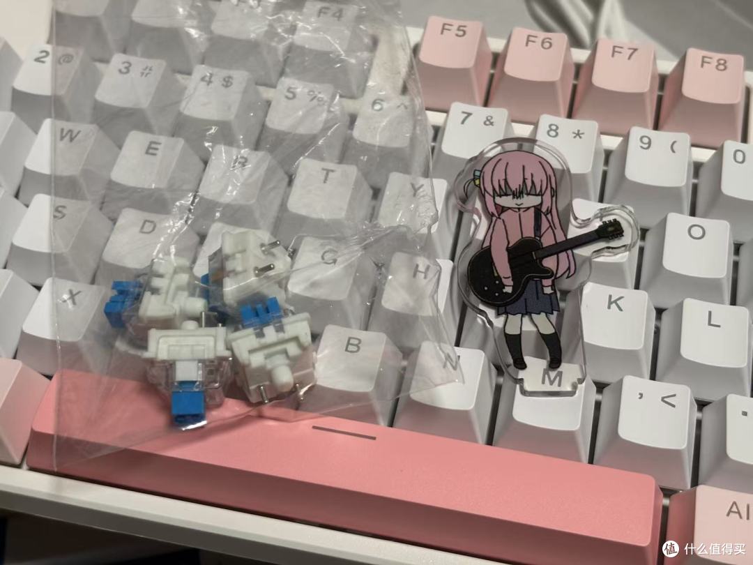 The best gift for your hands is to prepare a mechanical keyboard.