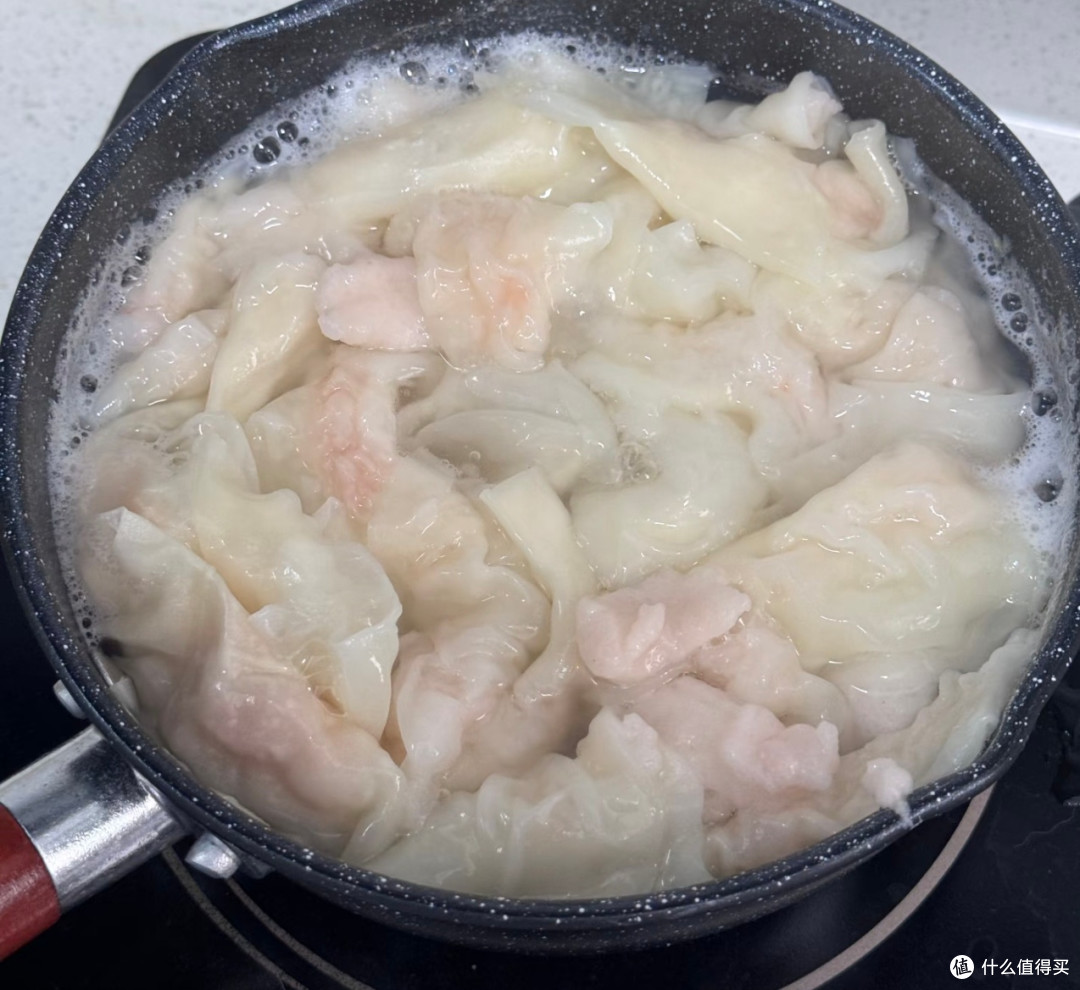 邪修做饭就是快!混沌皮变身虾滑大碗宽面超惊艳