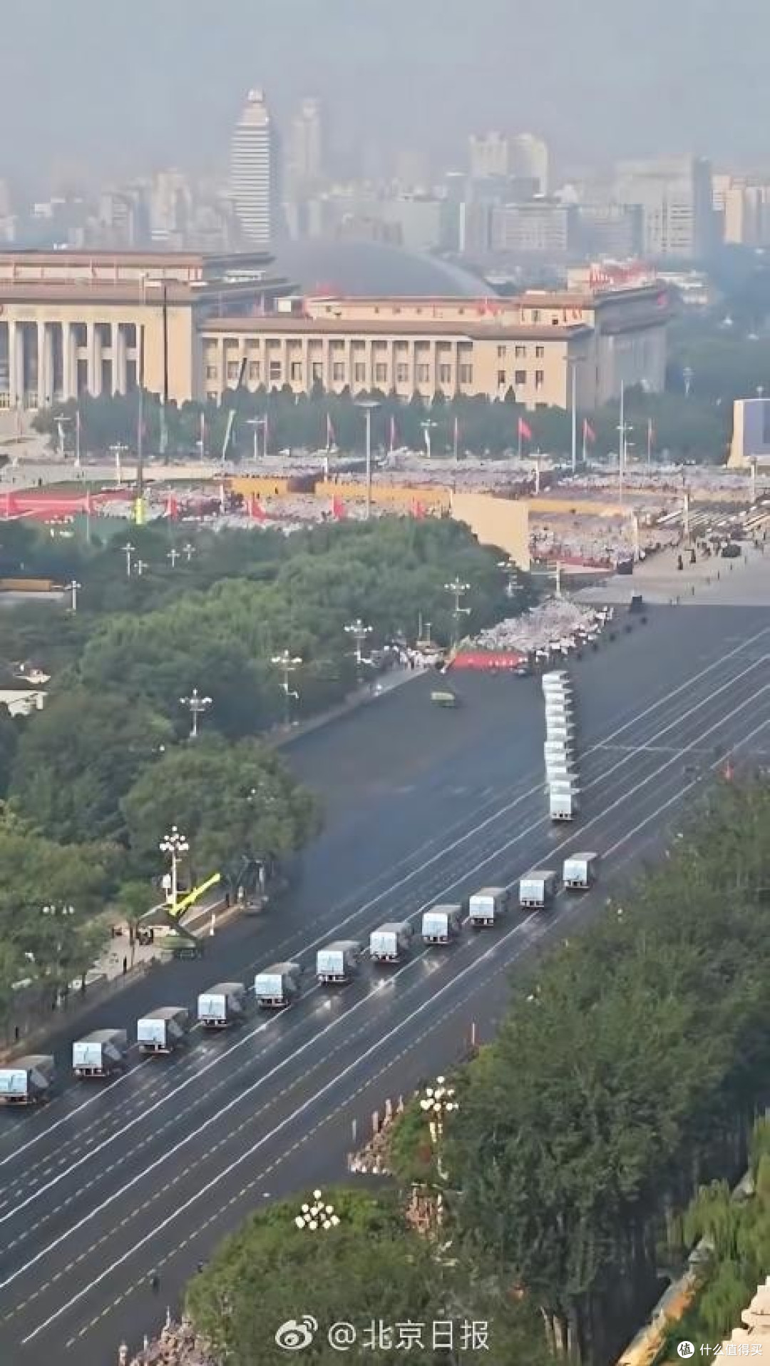 比亚迪纯电动环卫车护航九三阅兵