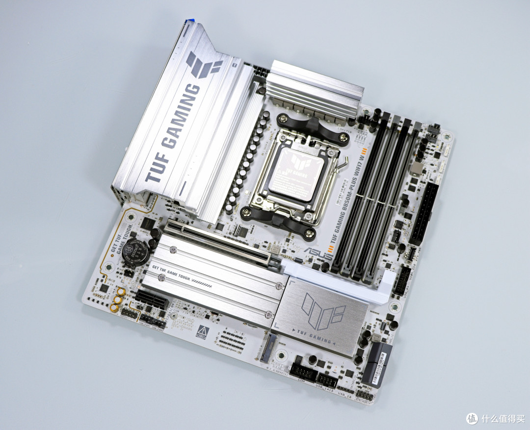 入门游戏神 U!AMD R5 9500F 搭配 B850 重炮手 WIFI7 W 战未来