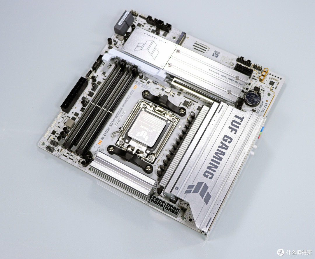 入门游戏神 U!AMD R5 9500F 搭配 B850 重炮手 WIFI7 W 战未来