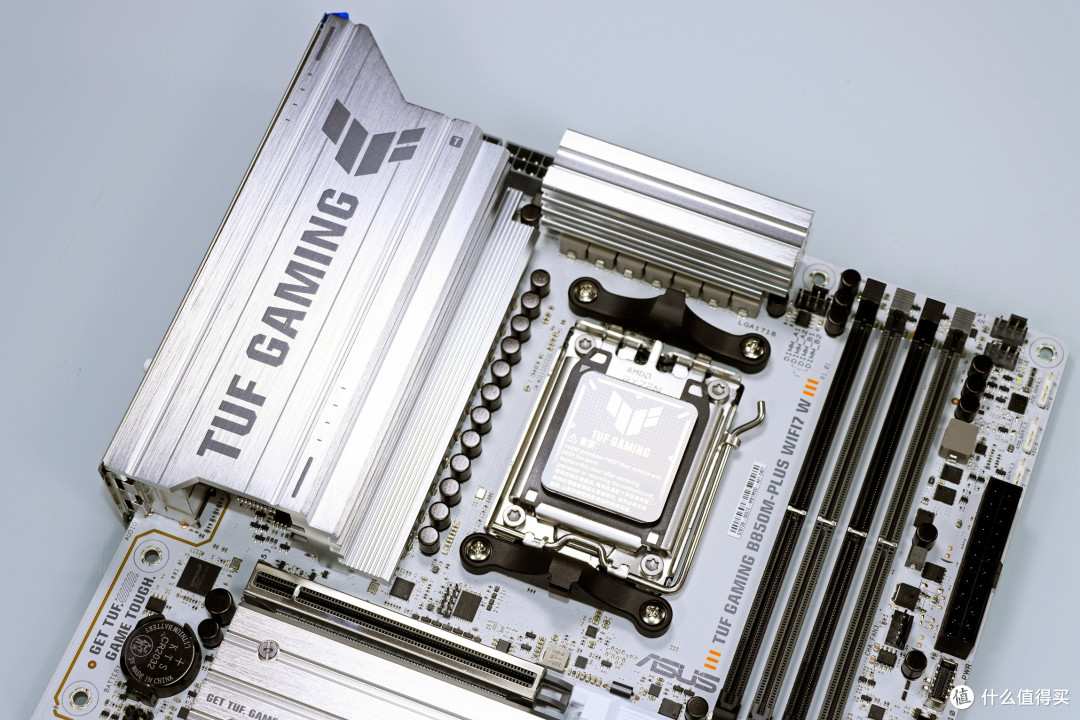 入门游戏神 U!AMD R5 9500F 搭配 B850 重炮手 WIFI7 W 战未来