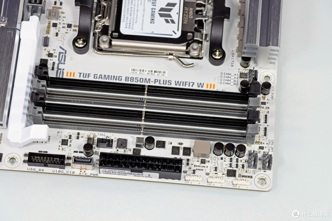 入门游戏神 U!AMD R5 9500F 搭配 B850 重炮手 WIFI7 W 战未来