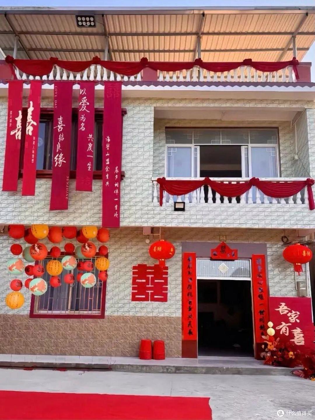 河南一“农村婚房”火了,布置得满满当当,一点都不俗气,真喜庆