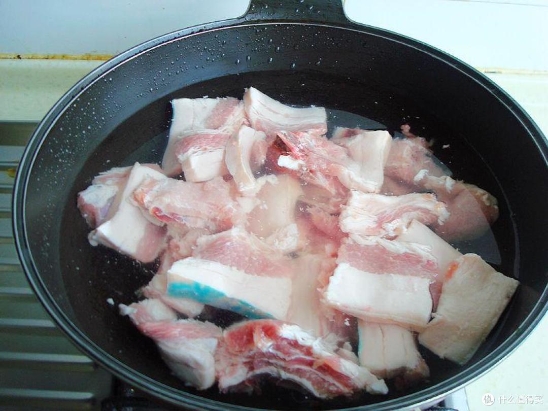 秋天这样吃肉,往电饭煲里一扔,肉烂香浓,一点不腥不腻