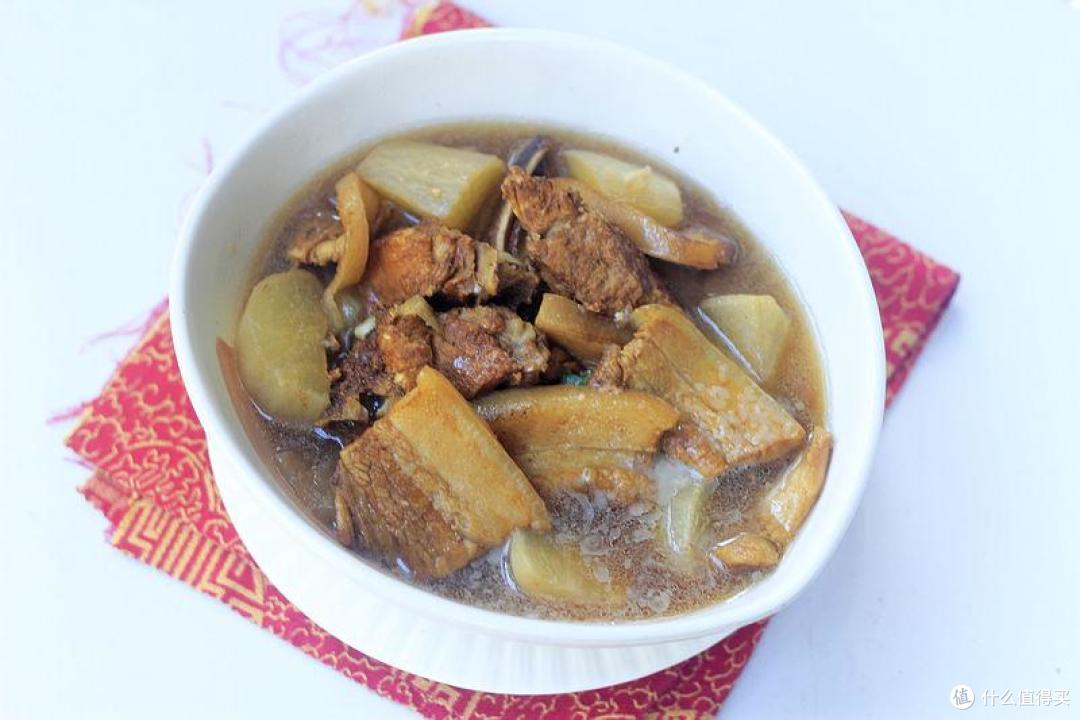 秋天这样吃肉,往电饭煲里一扔,肉烂香浓,一点不腥不腻