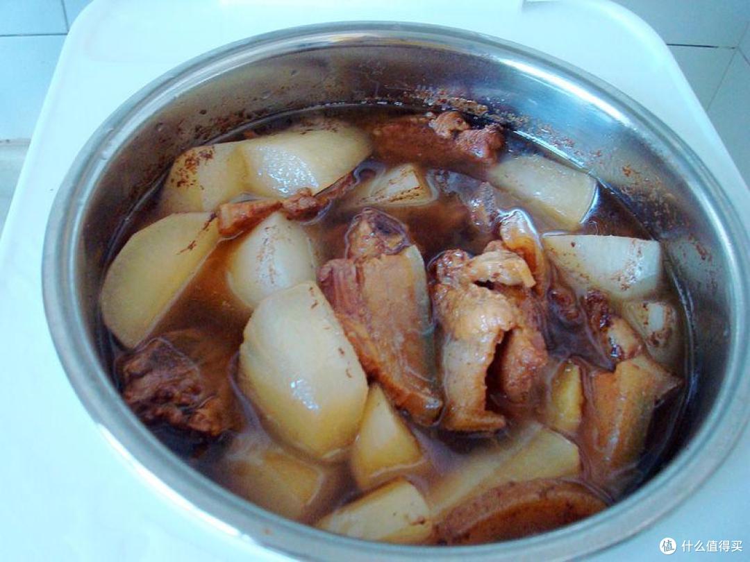 秋天这样吃肉,往电饭煲里一扔,肉烂香浓,一点不腥不腻