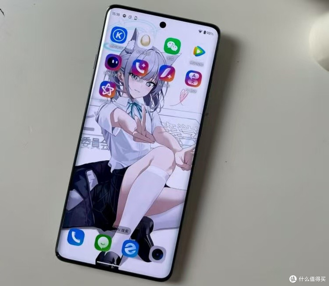 摩托罗拉让友商连夜改PPT,6000mAh+三主摄,跌至1954元