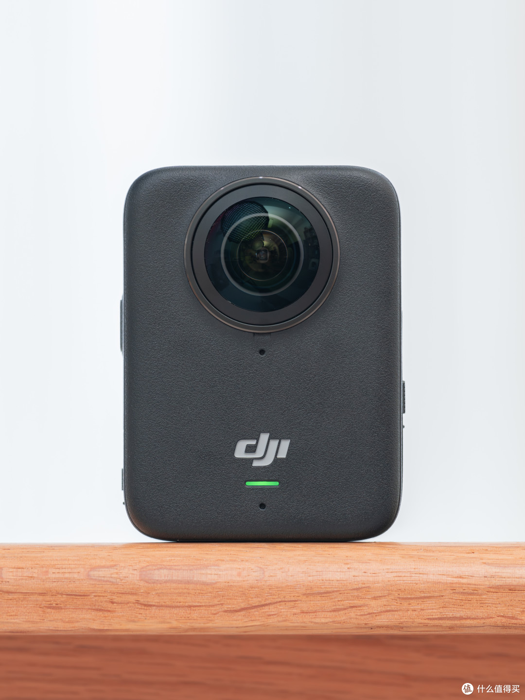 大疆 Osmo 360:双 1 英寸 + 8K/50fps,改写全景相机市场格局