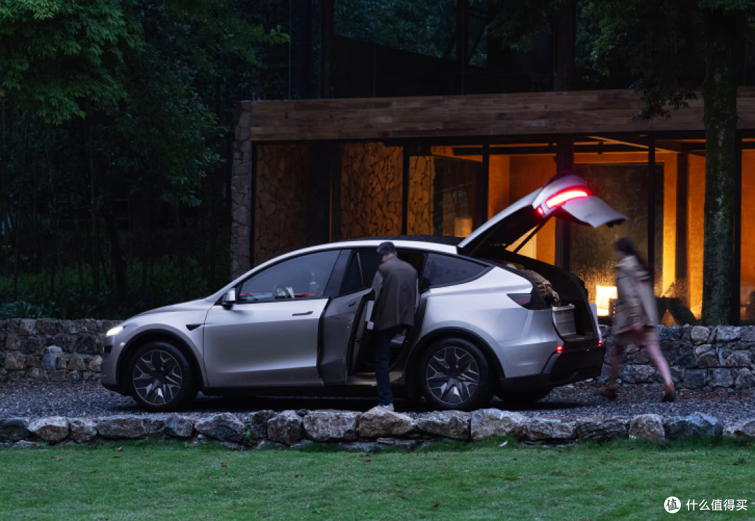 特斯拉 Model Y L算不算豪华车.30 万买特斯拉还是国产豪华车!