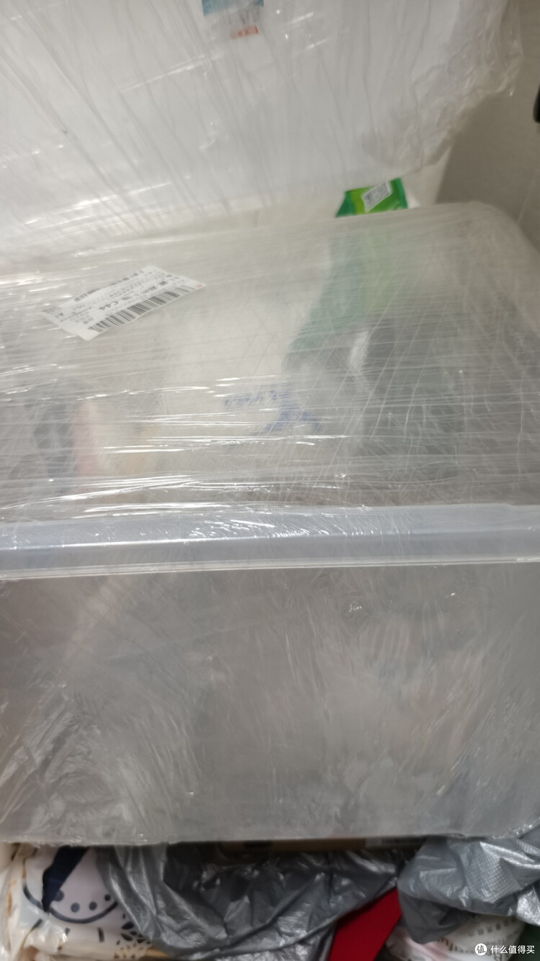 透明收纳箱：宿舍空间管理利器