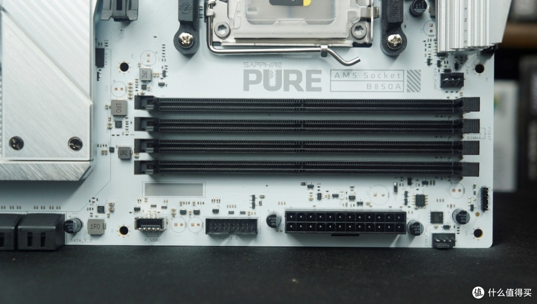 虽迟但到,白色款蓝宝石PURE 极地 B850A WIFI标准大板装机实测