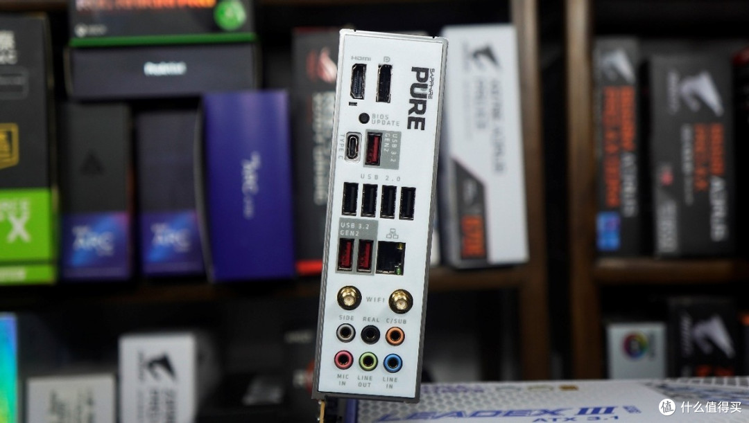 虽迟但到,白色款蓝宝石PURE 极地 B850A WIFI标准大板装机实测