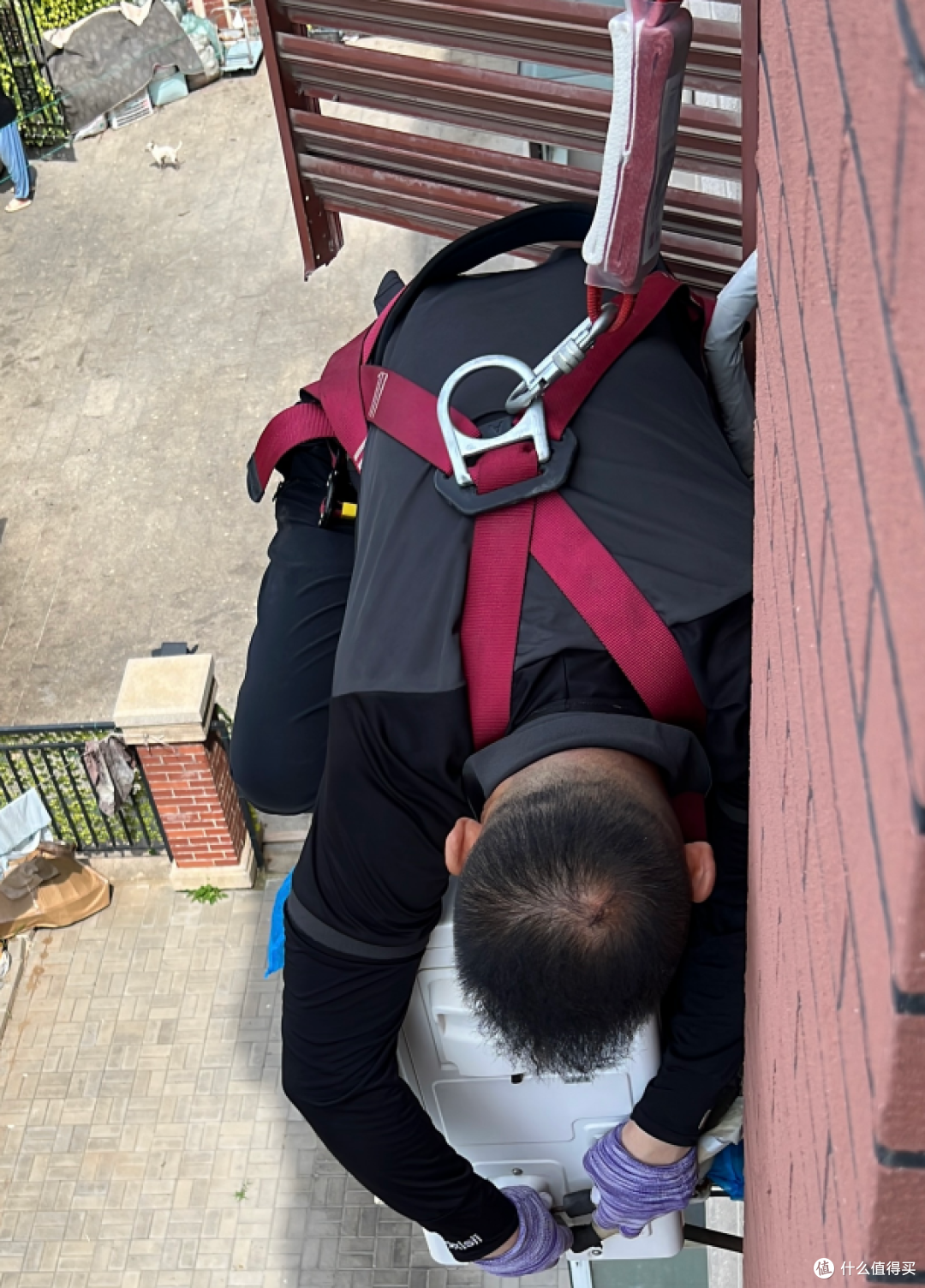 工人装空调摔伤竟找业主赔?记住4步,工人也安全,咱们也不背锅