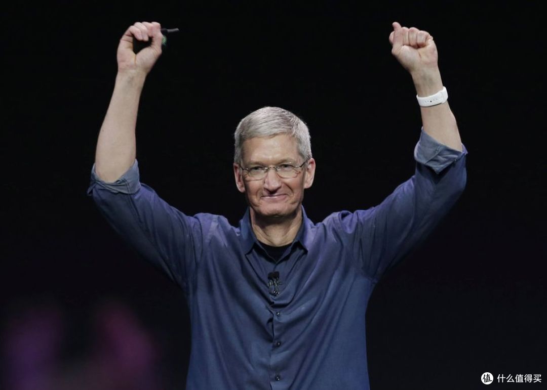 比起史上最薄iPhone 17,我更关心库克这次发布会穿什么...