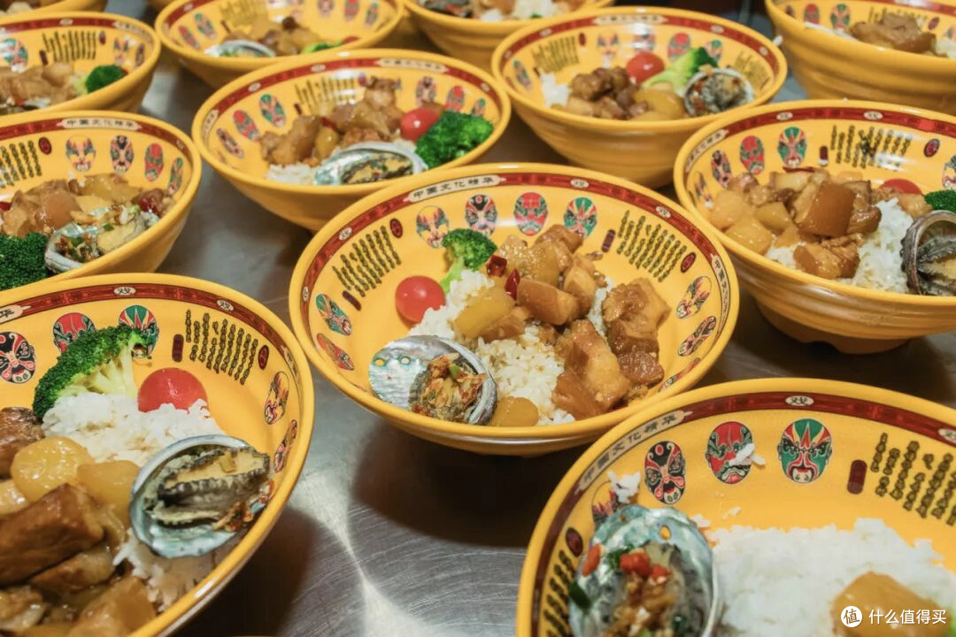 开学省钱攻略!食堂VS外卖性价比测评,每月多省500+