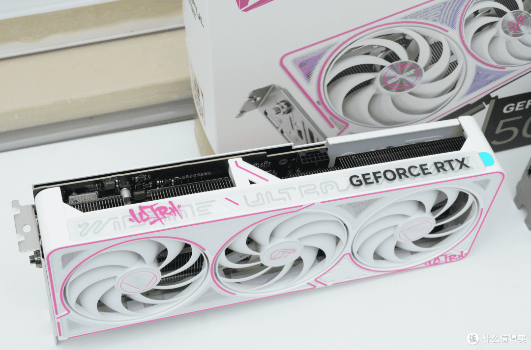 开学开黑不卡顿，七彩虹iGame RTX 5070 Ultra 12GB助你畅玩游戏