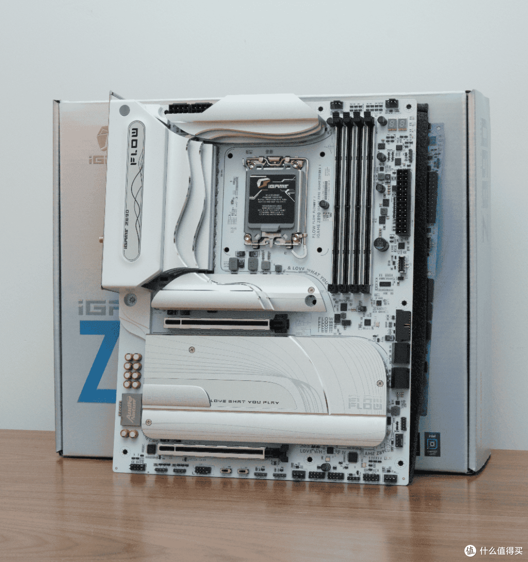 开学开黑不卡顿，七彩虹iGame RTX 5070 Ultra 12GB助你畅玩游戏
