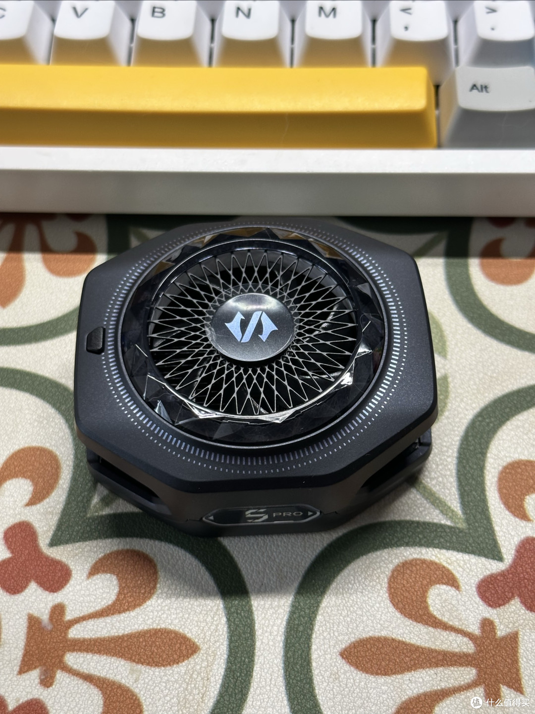 黑鲨5Pro磁吸散热器试用报告