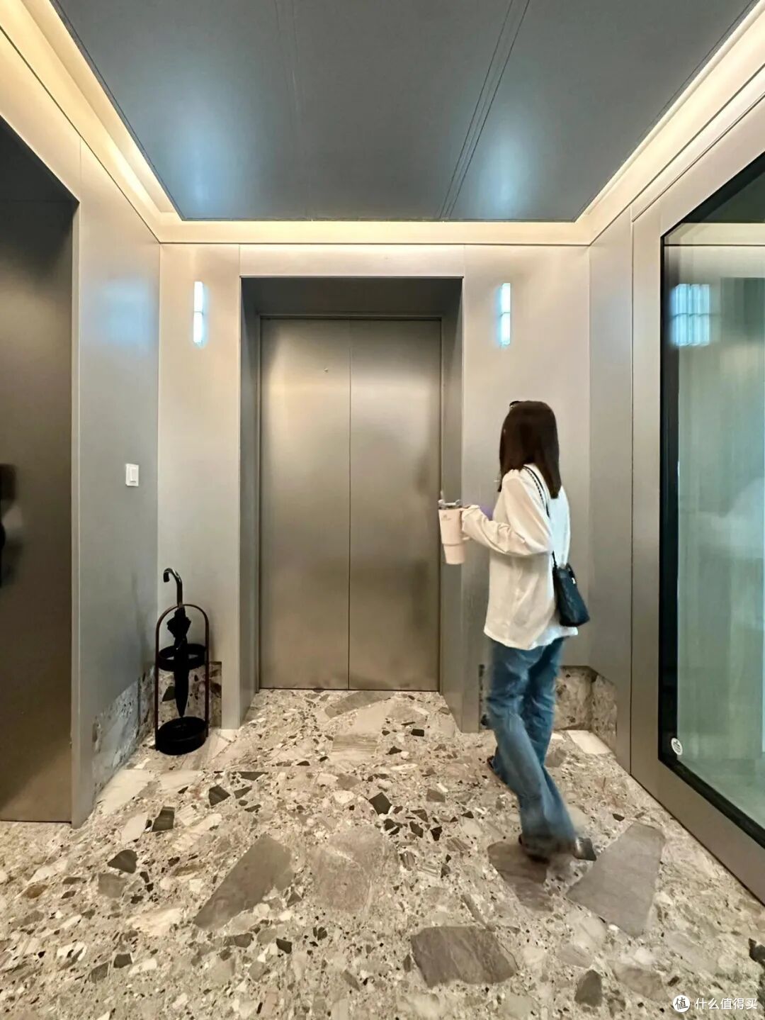 为啥越来越多人搬离“一梯一户”?老住户说出实情,让人恍然大悟