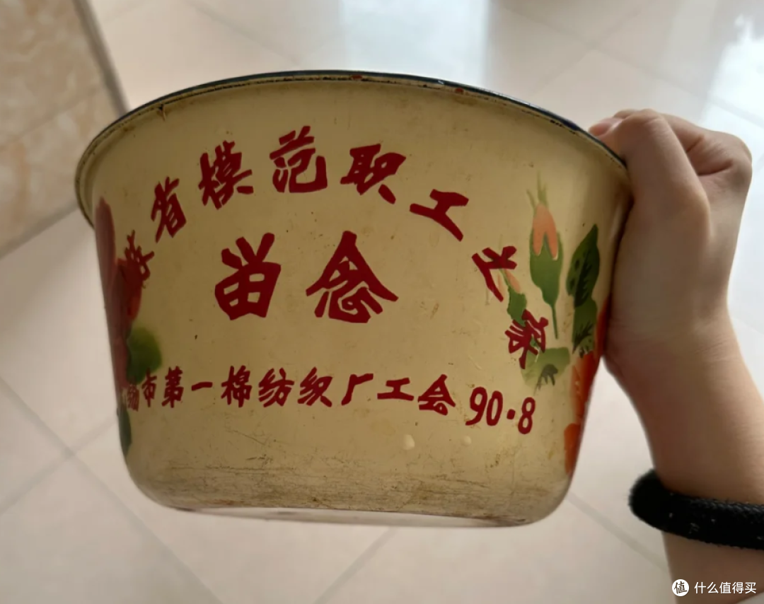 红极一时的“搪瓷盆”为何被淘汰了?看过这些原因,你就不奇怪了
