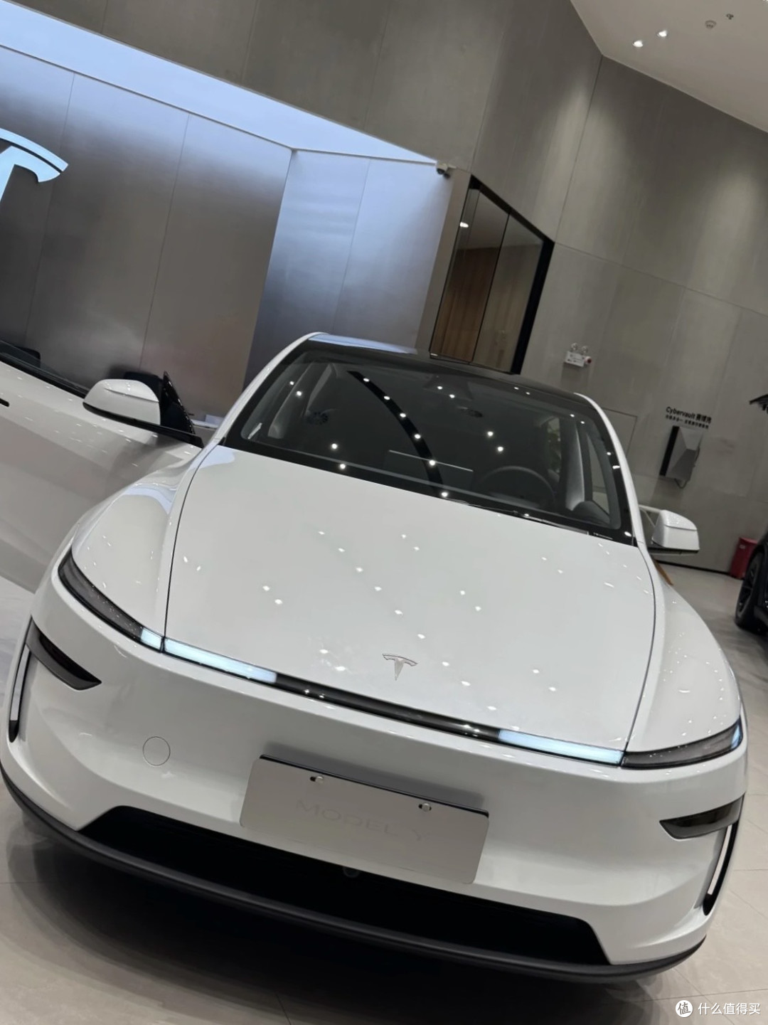 特斯拉Model Y与传统豪华车空间对比