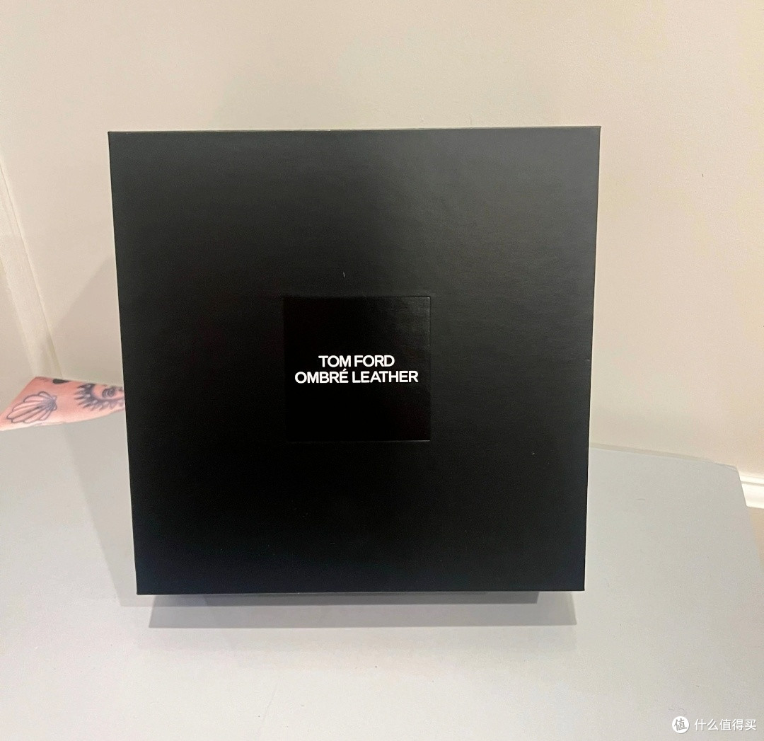骑上摩托之前,别忘了喷它——TOM FORD光影皮革香水