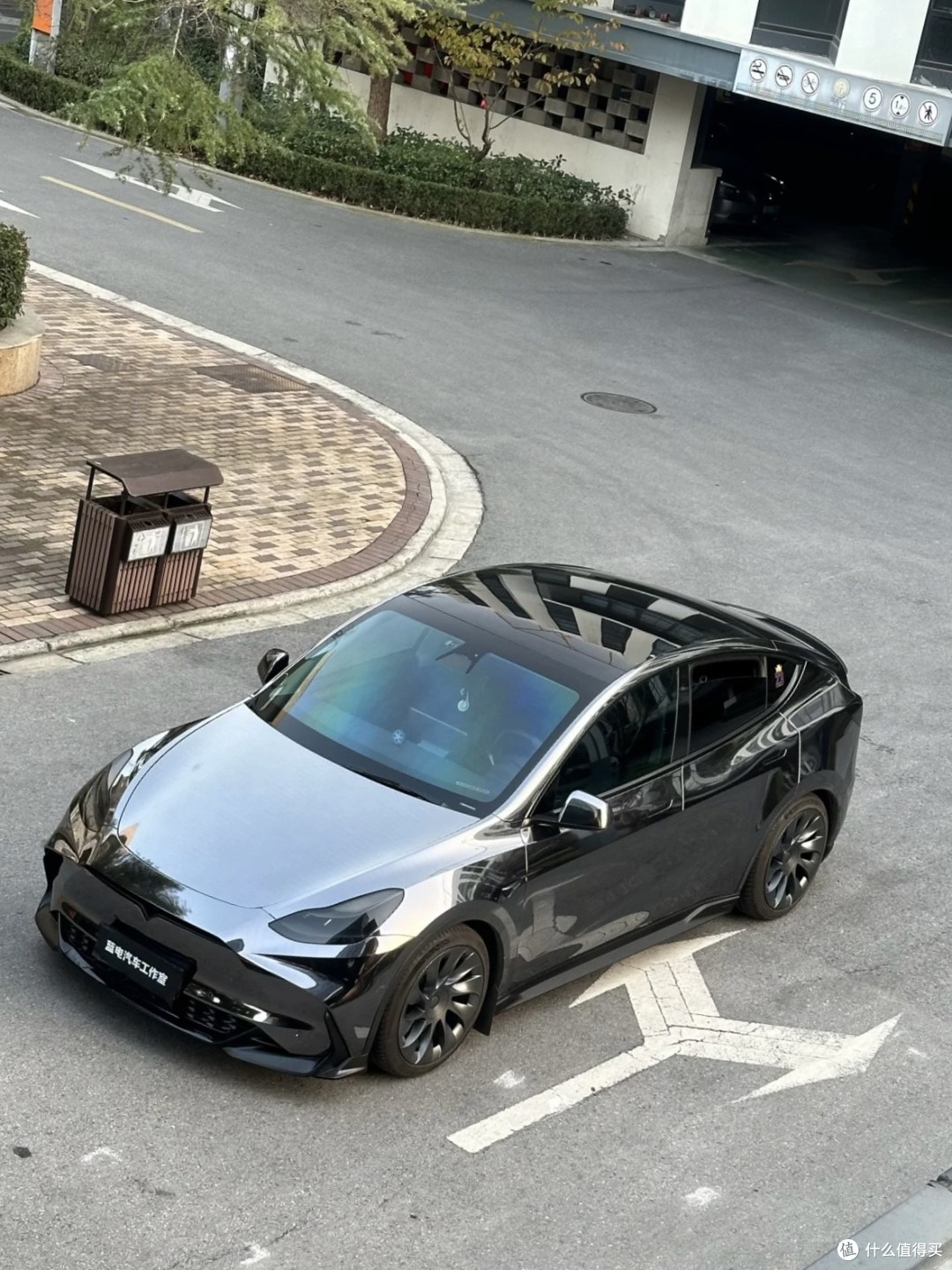 特斯拉Model Y与传统豪华车对比