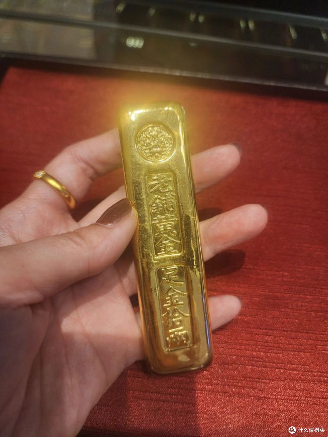 黄金价破800,是变现还是长期持有?