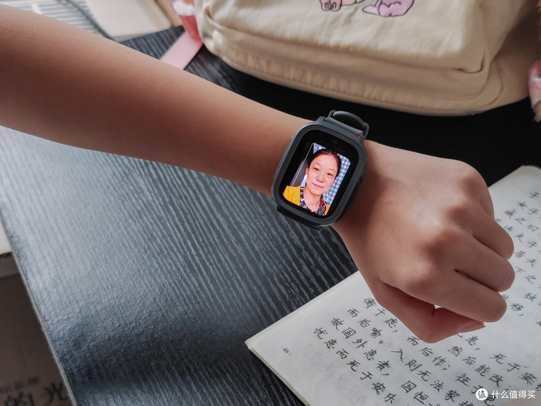 实测荣耀亲选WhizKid青少年手表：学习+支付+定位+健康监测全搞定