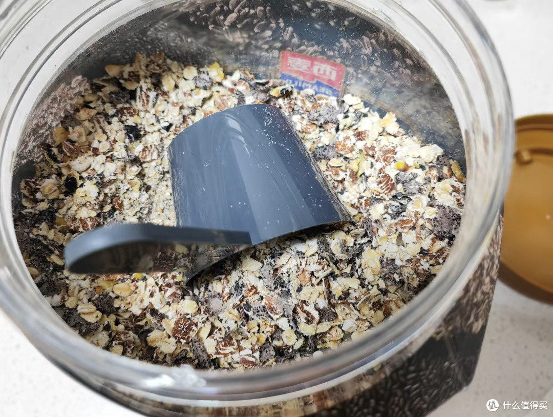 打工人必囤!西麦五黑谷物燕麦片,开启元气早晨