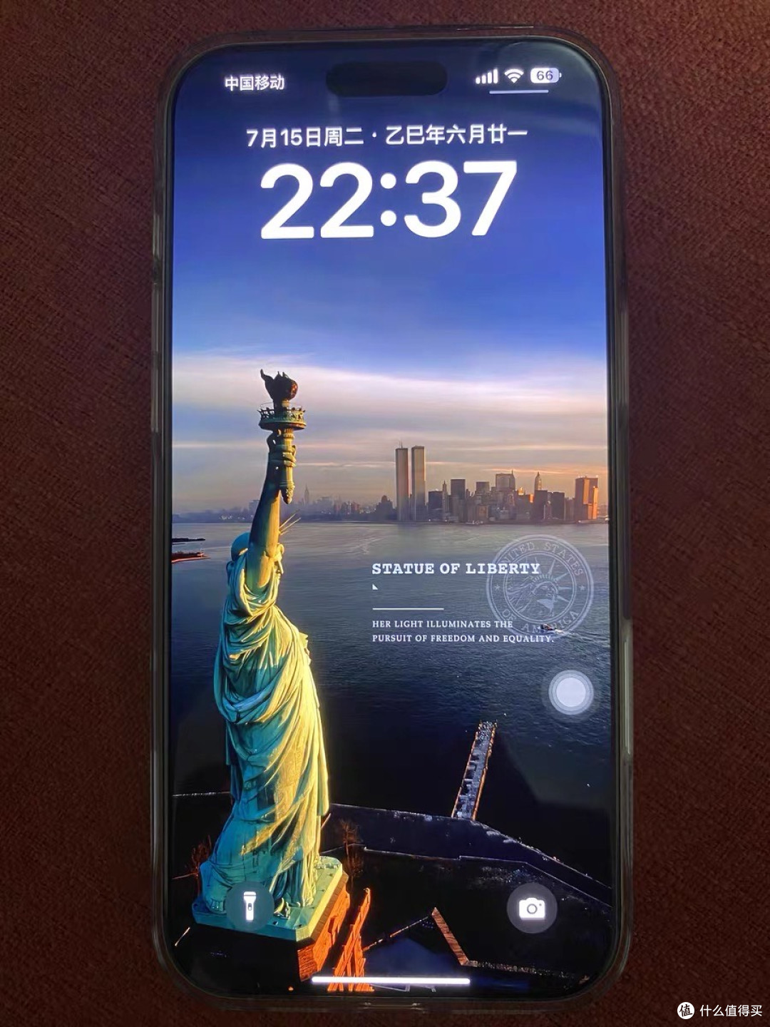 未来已来:iOS 26的锁屏新美学