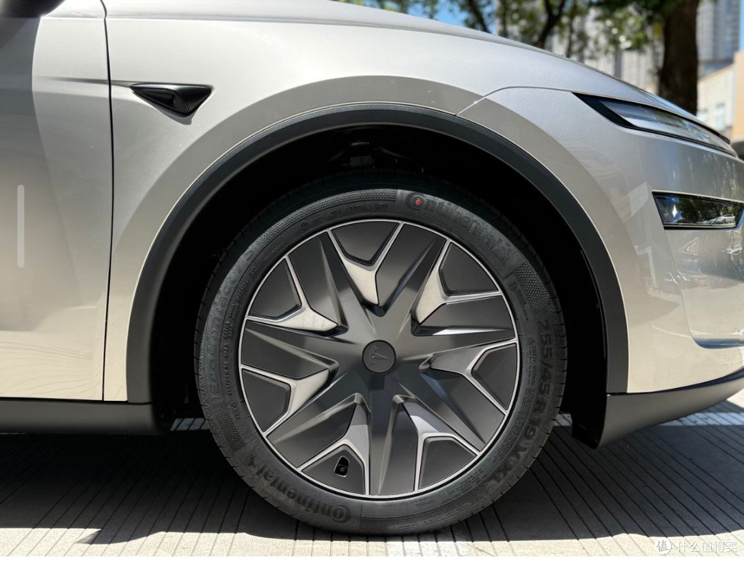 宁波逛特斯拉门店,Model Y L这几点让人挪不开眼