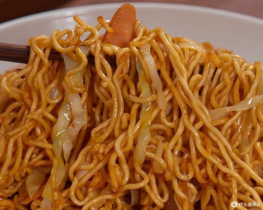 深夜炒方便面，简单美味的治愈餐