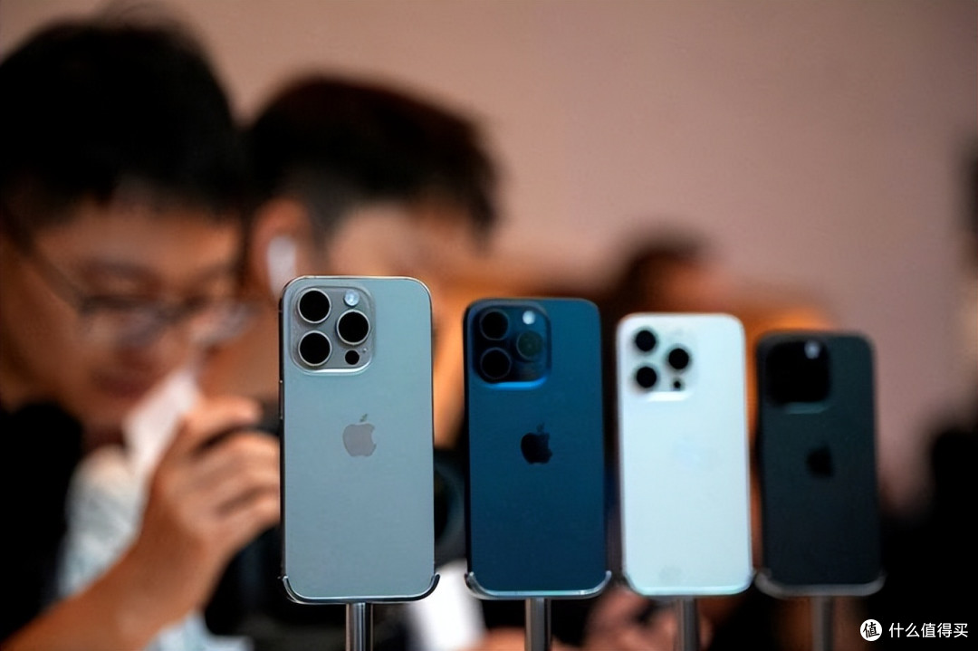iPhone17发布倒计时4天:iPhone15清仓价4000多元,性价比之王!