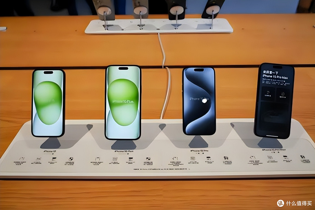 iPhone17发布倒计时4天:iPhone15清仓价4000多元,性价比之王!