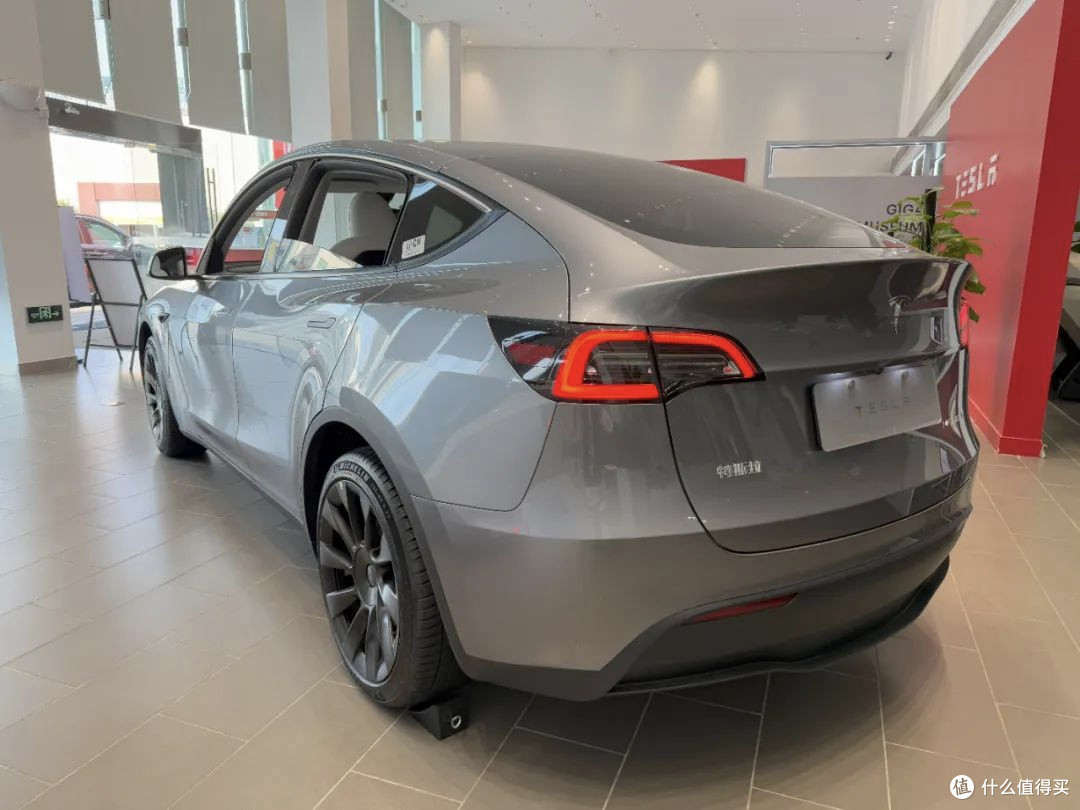 特斯拉Model Y，传统豪华车的颠覆者？