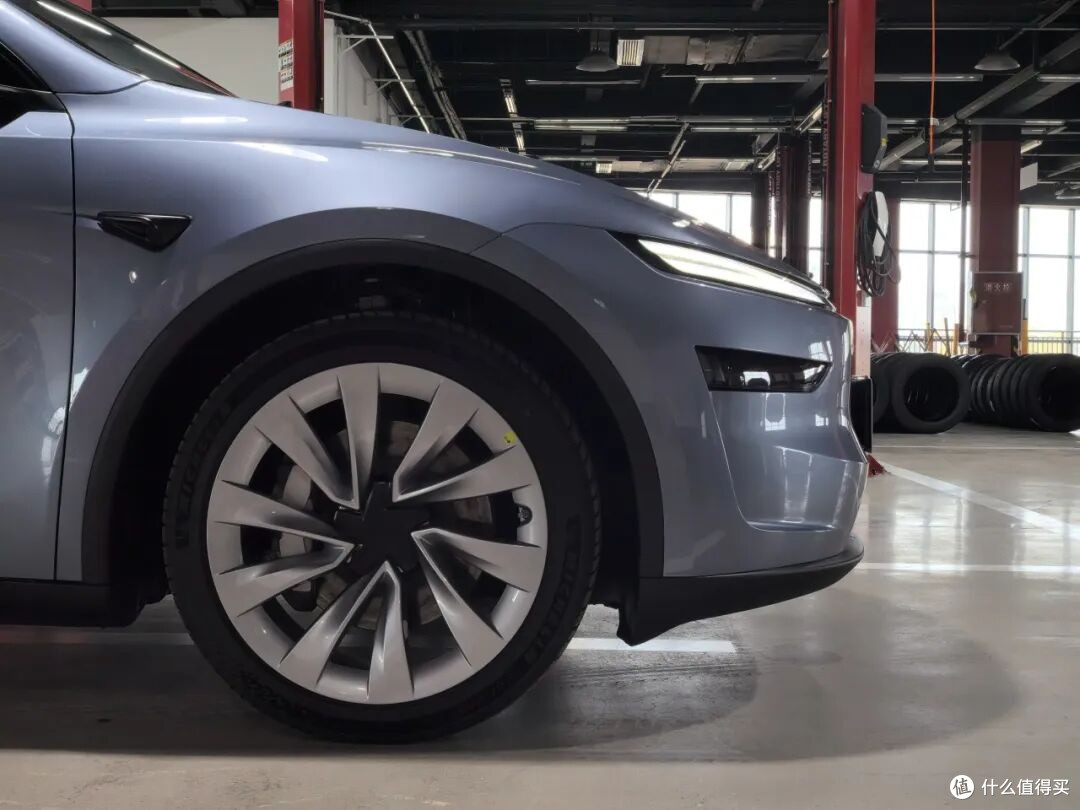 特斯拉Model Y：新能源市场的变革者，豪华新标准的定义者？