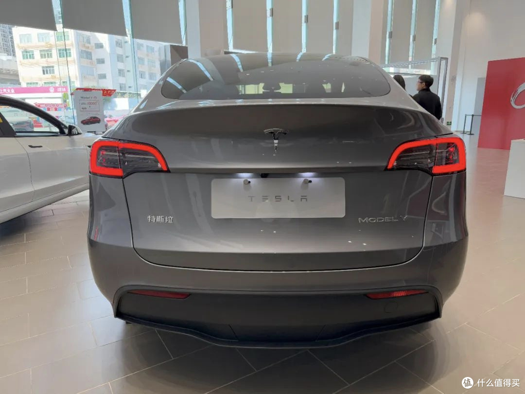 特斯拉Model Y：新能源市场的变革者，豪华新标准的定义者？