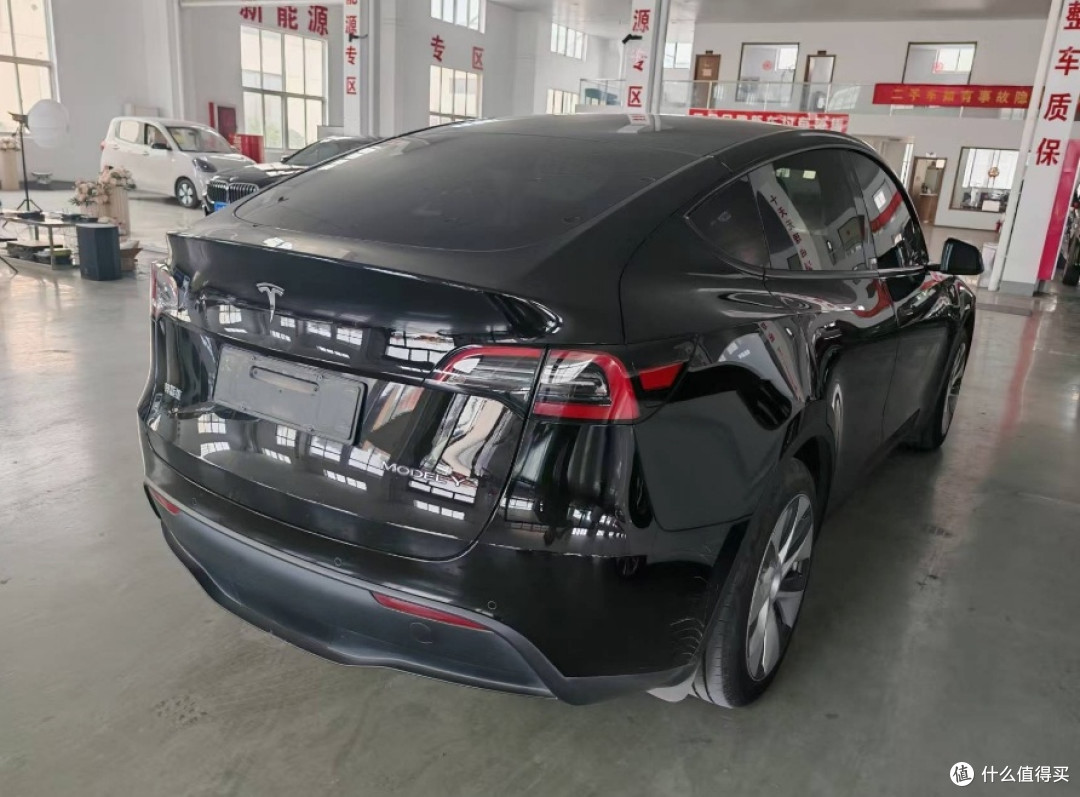 特斯拉Model Y与传统豪华车，豪华定义之辨