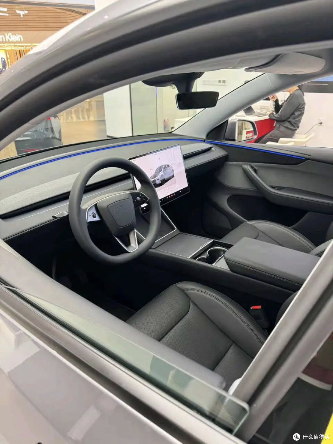 特斯拉Model Y与传统豪华车，豪华定义之辨
